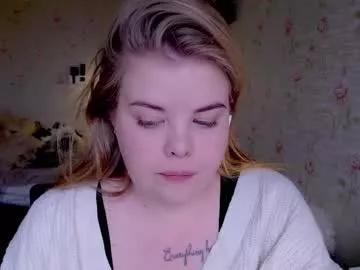 yumm_lolly from Chaturbate