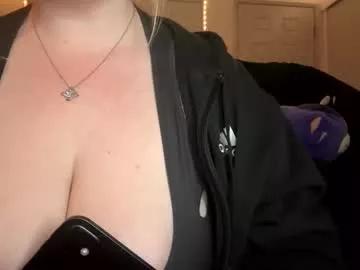 yummybxtch from Chaturbate