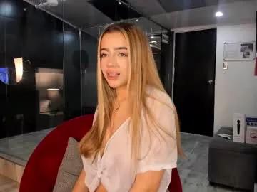 zhaavia from Chaturbate
