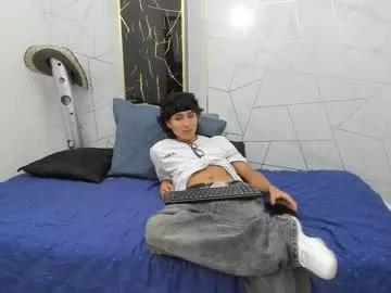 zoro_v from Chaturbate