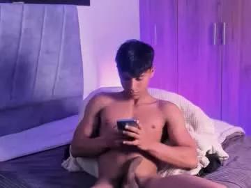 zyzz_1812 from Chaturbate