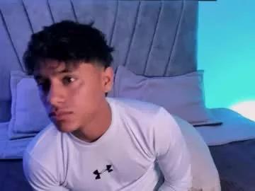 zyzz_1812 from Chaturbate