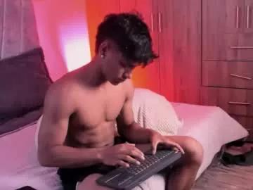 zyzz_1812 from Chaturbate