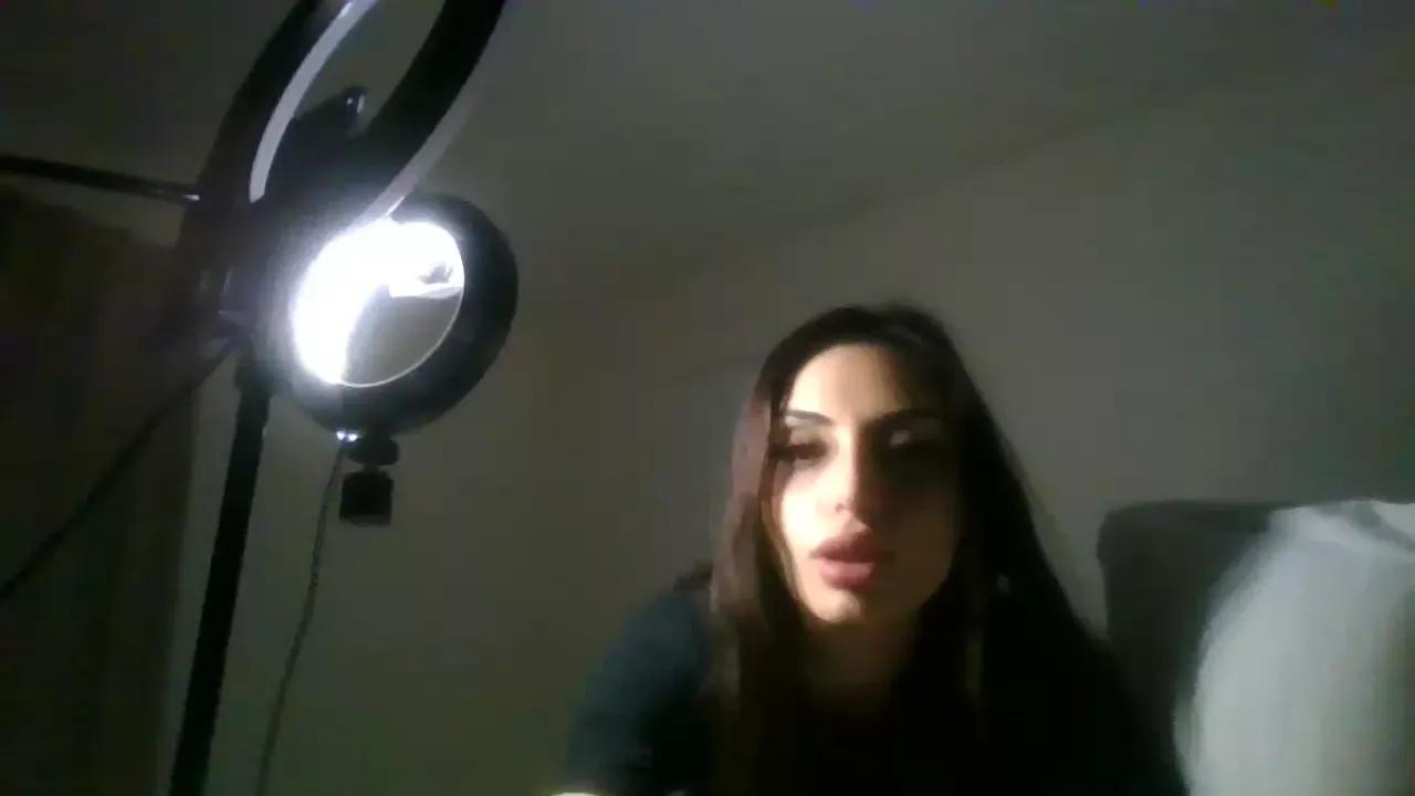3llla3llaay webcams show profile image 