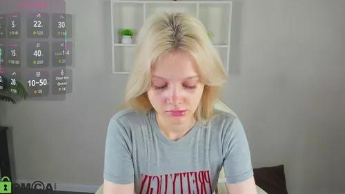 Photos of allicecox from Cherry is Freechat
