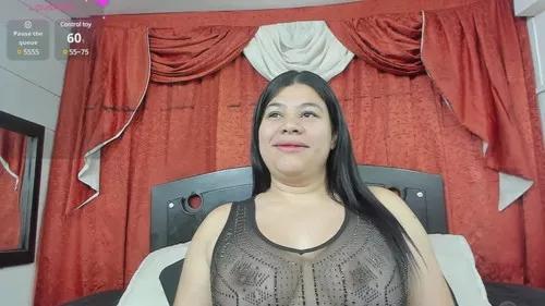 Photos of almawhite from Cherry is Freechat