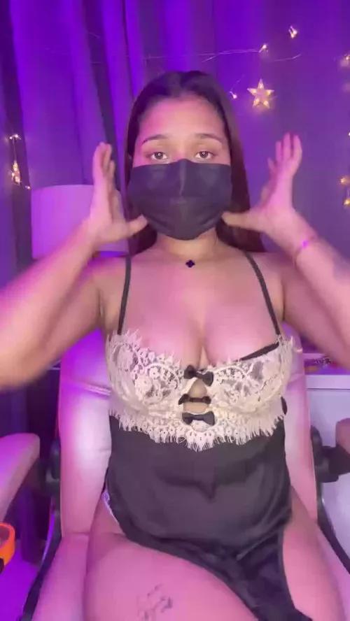 annalver from Cherry is Freechat