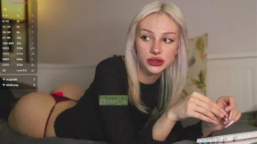 babeholly from Cherry