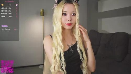 Photos of blissfulbee from Cherry is Freechat