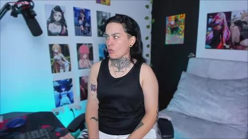 Photos of callmelaura from Cherry is Freechat