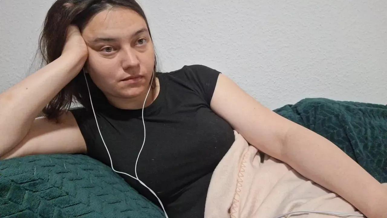 Photos of cyndeewinter from Cherry is Freechat
