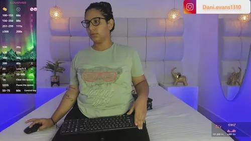 Photos of danielleevanss from Cherry is Freechat