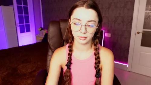 dinacandy from Cherry is Freechat