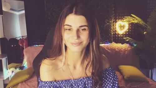 Photos of emilyreal from Cherry is Freechat
