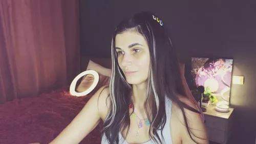 Photos of emilyreal from Cherry is Freechat