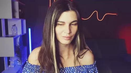 Photos of emilyreal from Cherry is Freechat