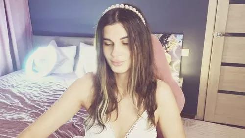 Photos of emilyreal from Cherry is Freechat