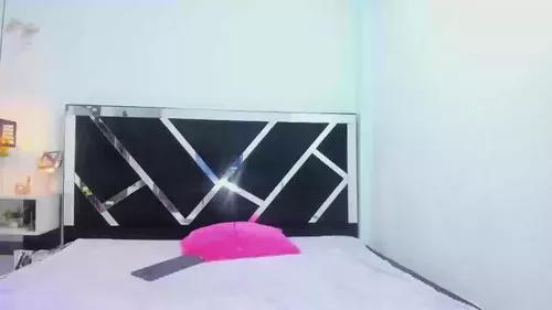iisabellanoa from Cherry is Freechat