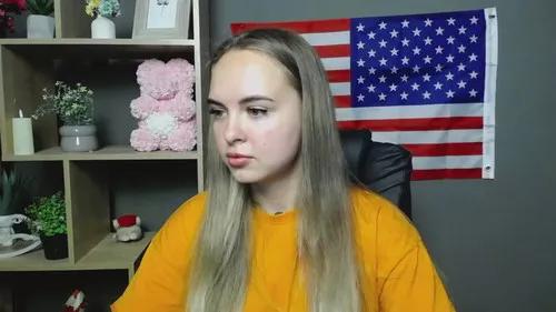 khaleesimoon from Cherry is Freechat