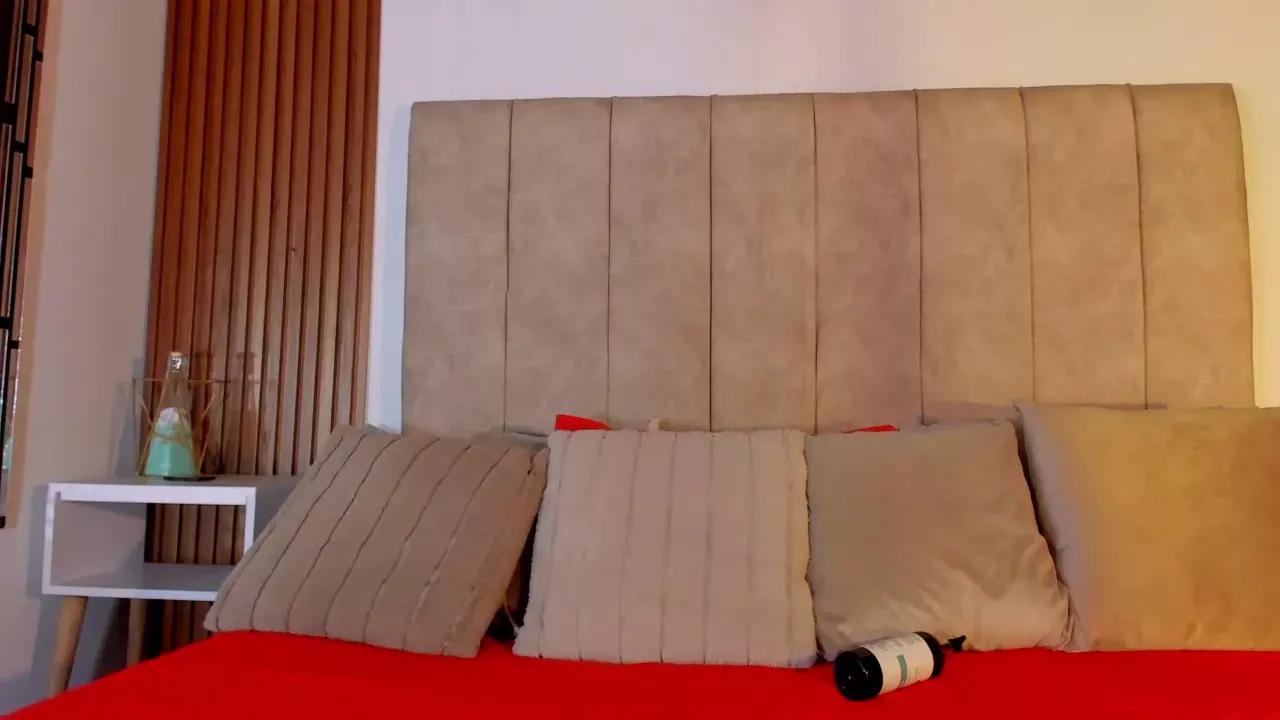 Photos of laurasaenz25 from Cherry is Freechat