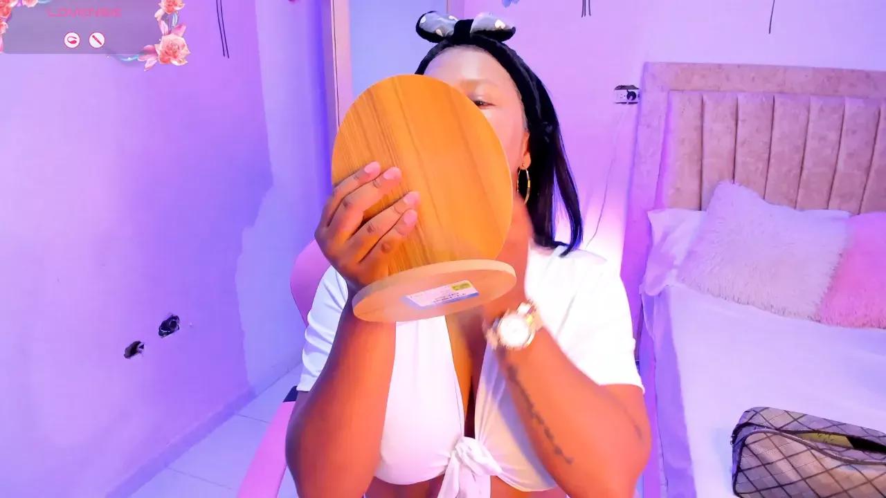 Photos of laurinmonroe from Cherry is Freechat