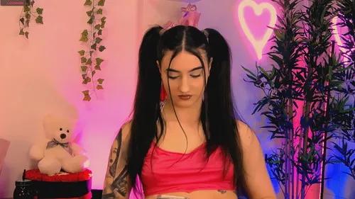 laylabrownnx from Cherry