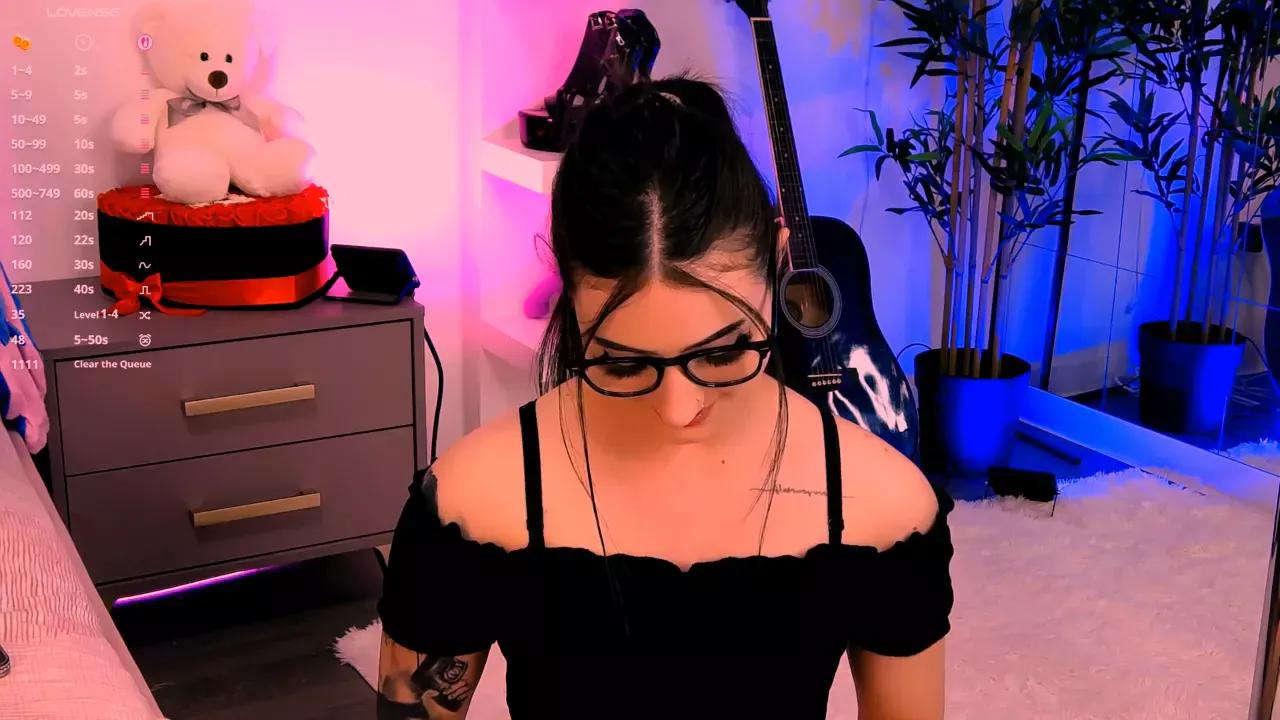 laylabrownnx from Cherry