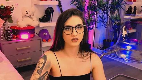 laylabrownnx from Cherry