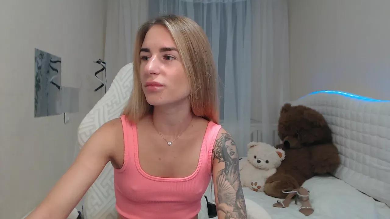 Photos of laymablast from Cherry is Freechat