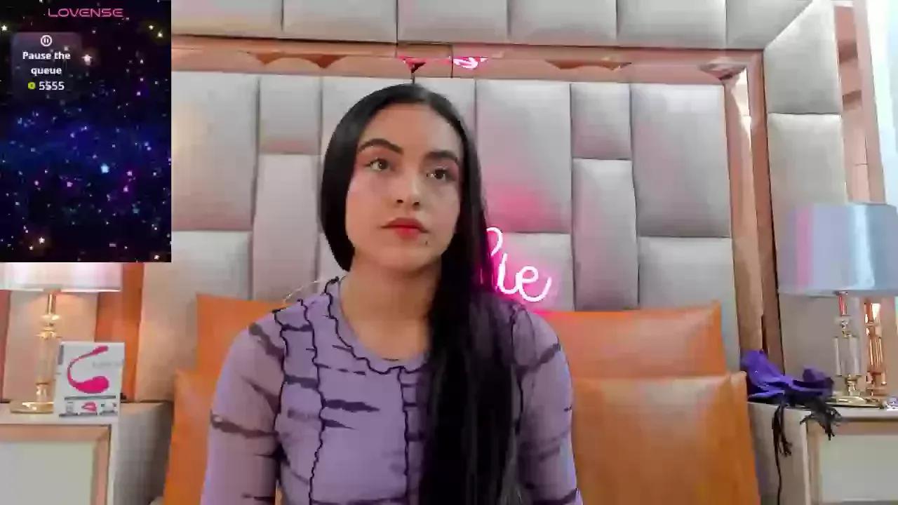 Photos of lesliebush from Cherry is Freechat