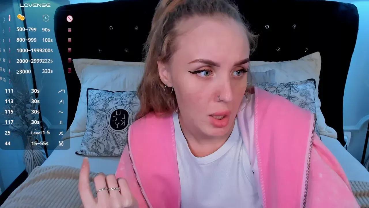 lianafleen from Cherry is Freechat