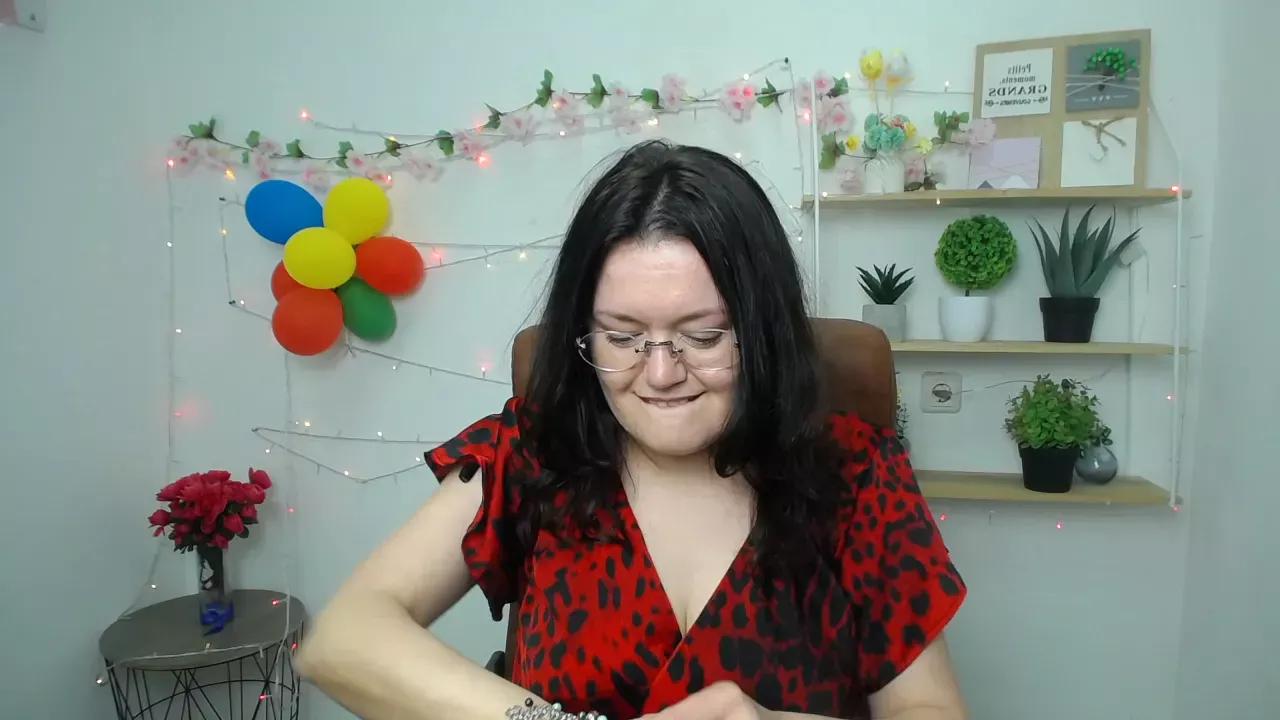 lolahikls from Cherry