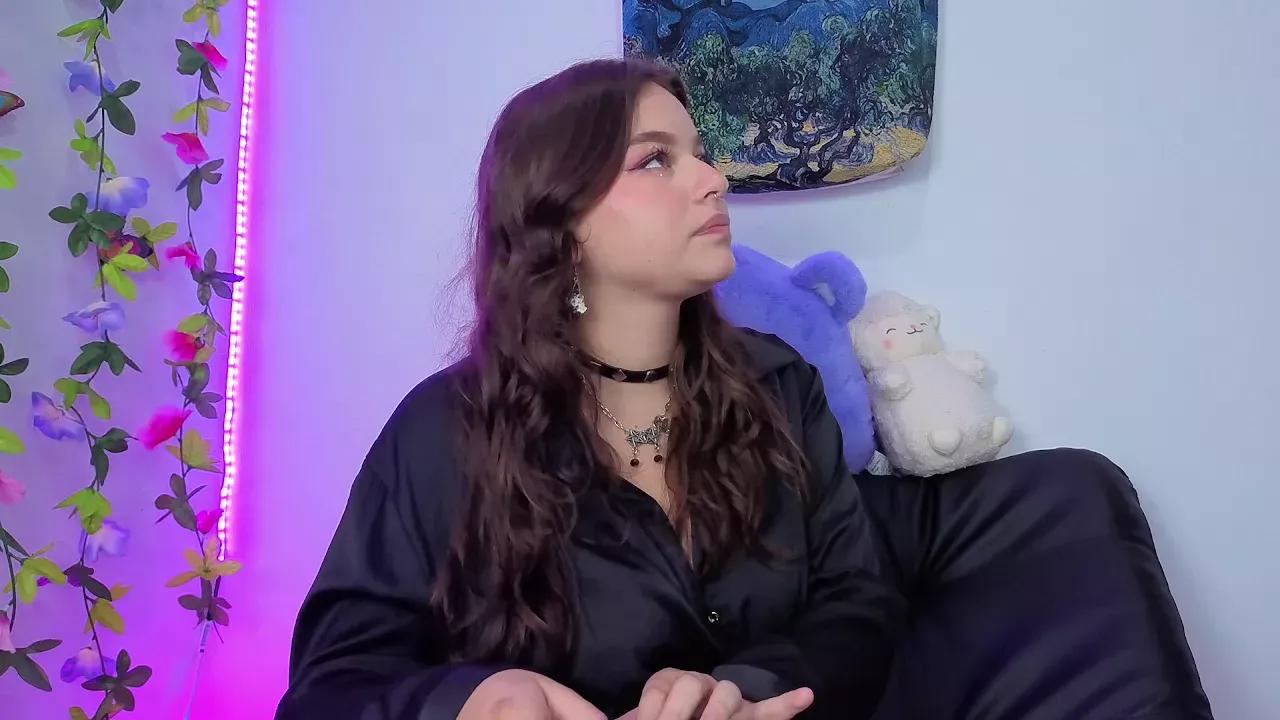 Luciegrey webcams show profile image 