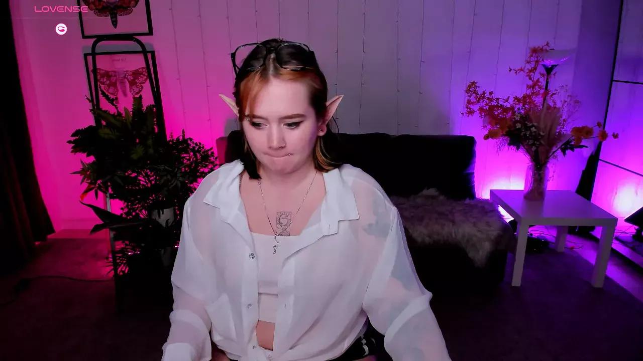 Photos of lunalunaa from Cherry is Freechat