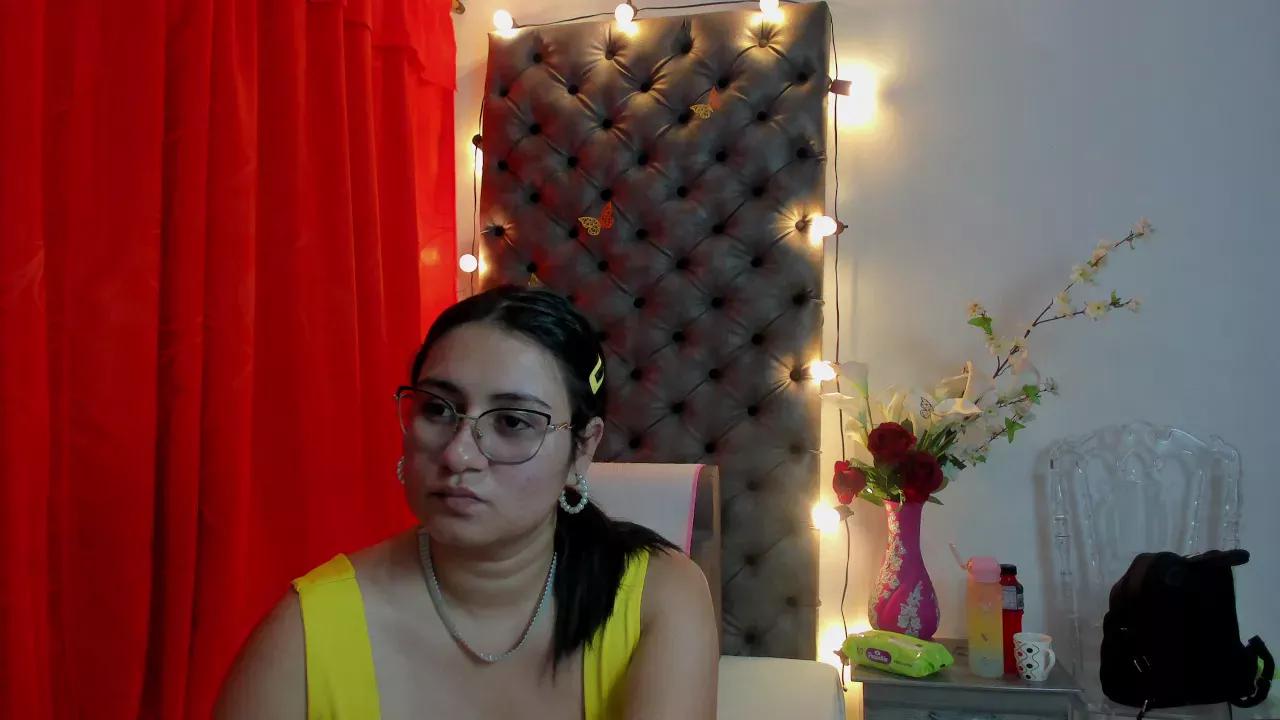 lunanueva from Cherry is Freechat