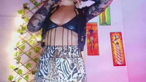 luxkaroline from Cherry is Freechat