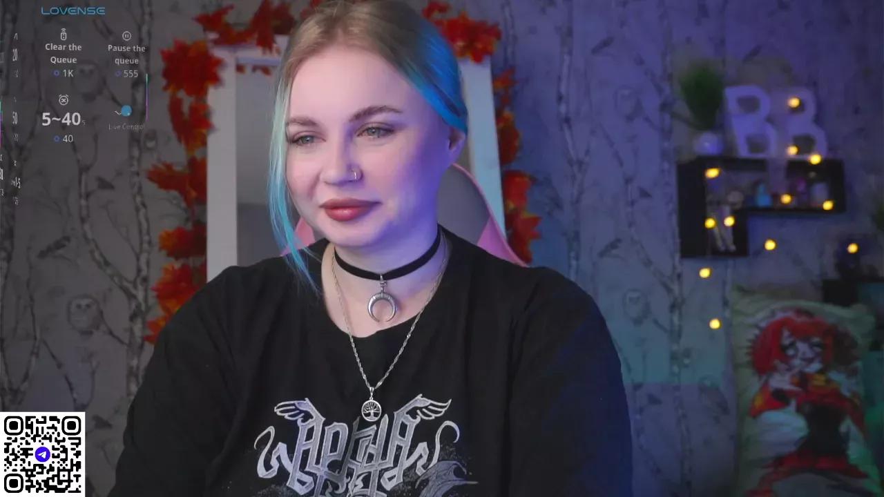 moonvalkyrie from Cherry is Freechat