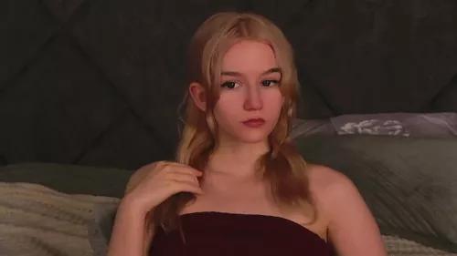 Photos of naomiloys from Cherry is Freechat
