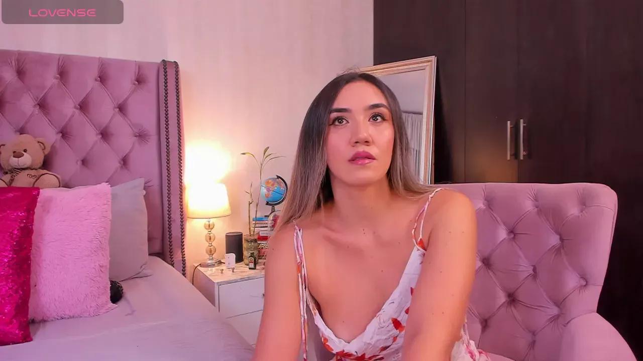natashaleightt from Cherry is Freechat