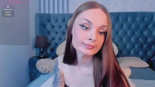 naughtylorra from Cherry is Freechat