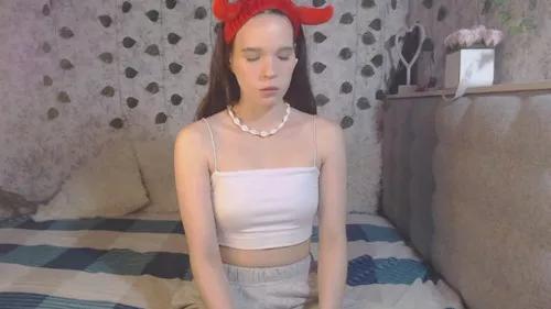 Photos of nicolepetite from Cherry is Freechat