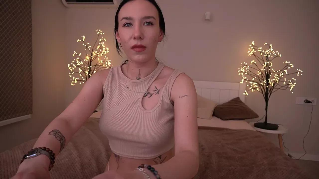 nikkigold from Cherry