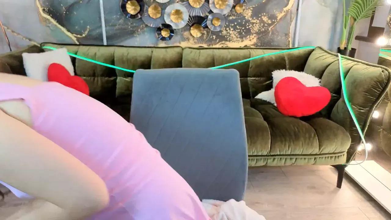 reddoll from Cherry is Freechat