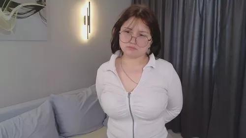 sandrawilli from Cherry is Freechat