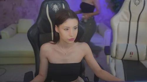 selenaglow from Cherry is Freechat
