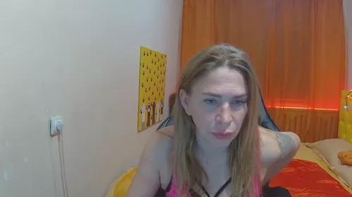 Photos of tessadaybreak from Cherry is Freechat