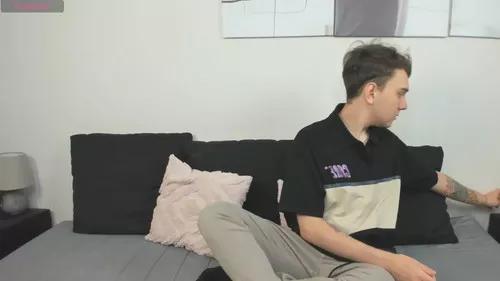 Photos of twohalvesofone from Cherry is Freechat
