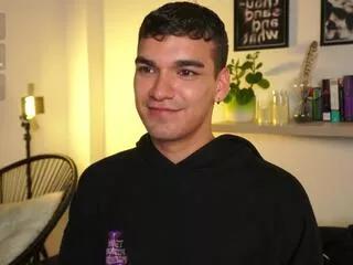 aalan_jamess from Flirt4Free
