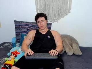 aaron_bain from Flirt4Free