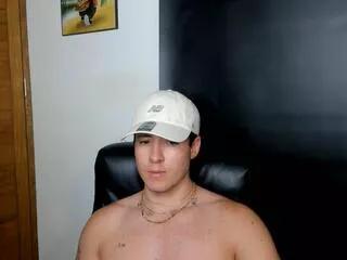 aaron_bain from Flirt4Free